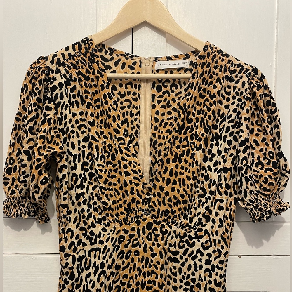Faithfull the Brand Marie Louise midi dress in a leopard print. - Picture 5 of 9